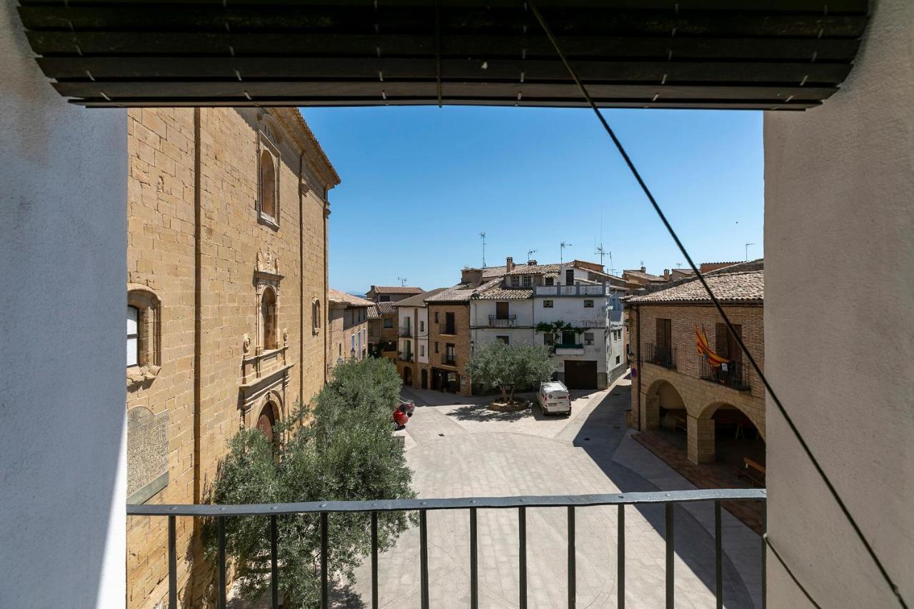 Apartamentos Vino Tinto Y Restaurante Tomate Rosa Adahuesca Εξωτερικό φωτογραφία