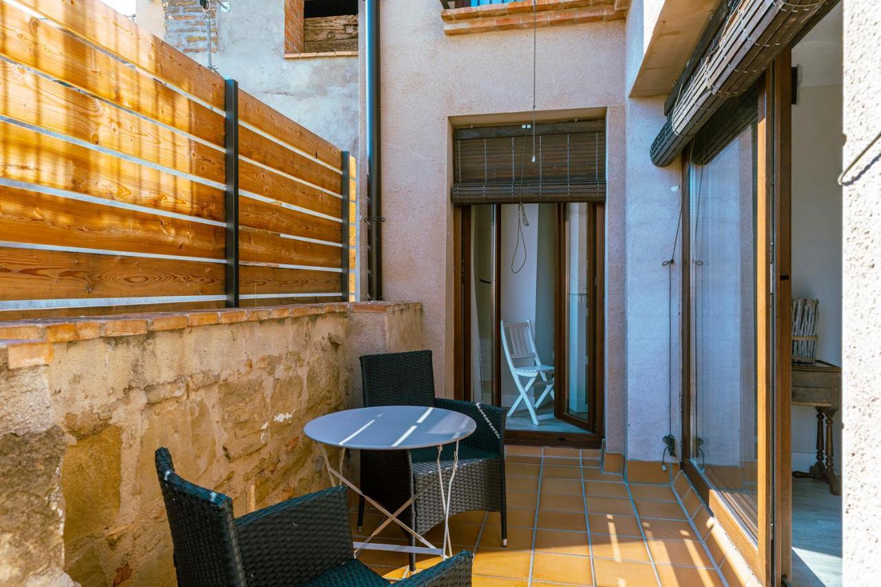 Apartamentos Vino Tinto Y Restaurante Tomate Rosa Adahuesca Εξωτερικό φωτογραφία