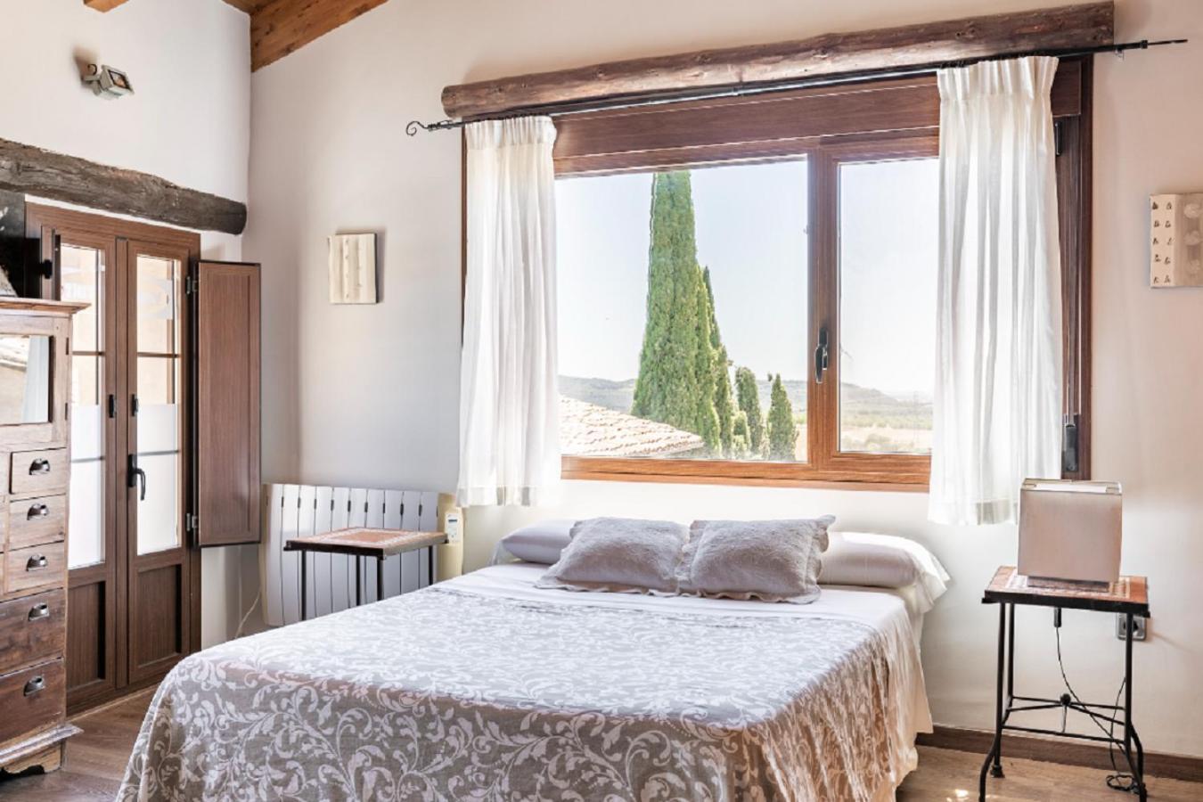 Apartamentos Vino Tinto Y Restaurante Tomate Rosa Adahuesca Εξωτερικό φωτογραφία
