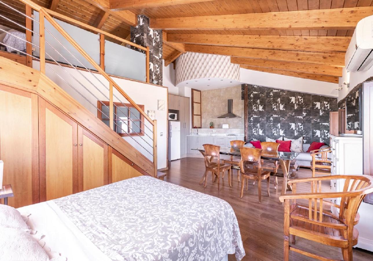 Apartamentos Vino Tinto Y Restaurante Tomate Rosa Adahuesca Εξωτερικό φωτογραφία